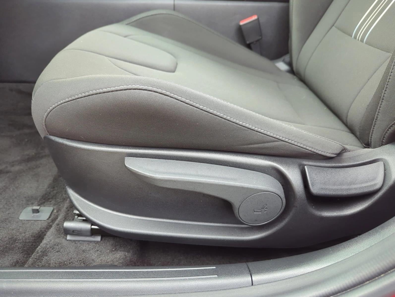 2024 Hyundai ELANTRA SEL IVT