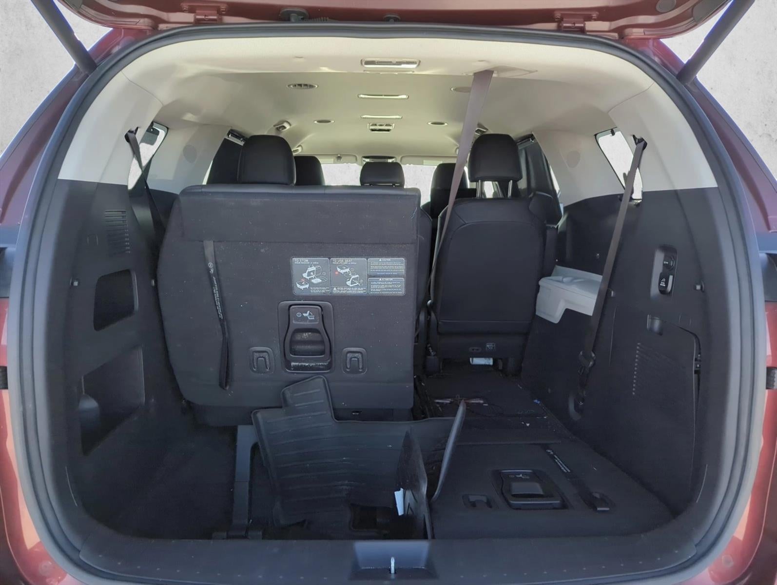 2022 Kia Carnival SX FWD