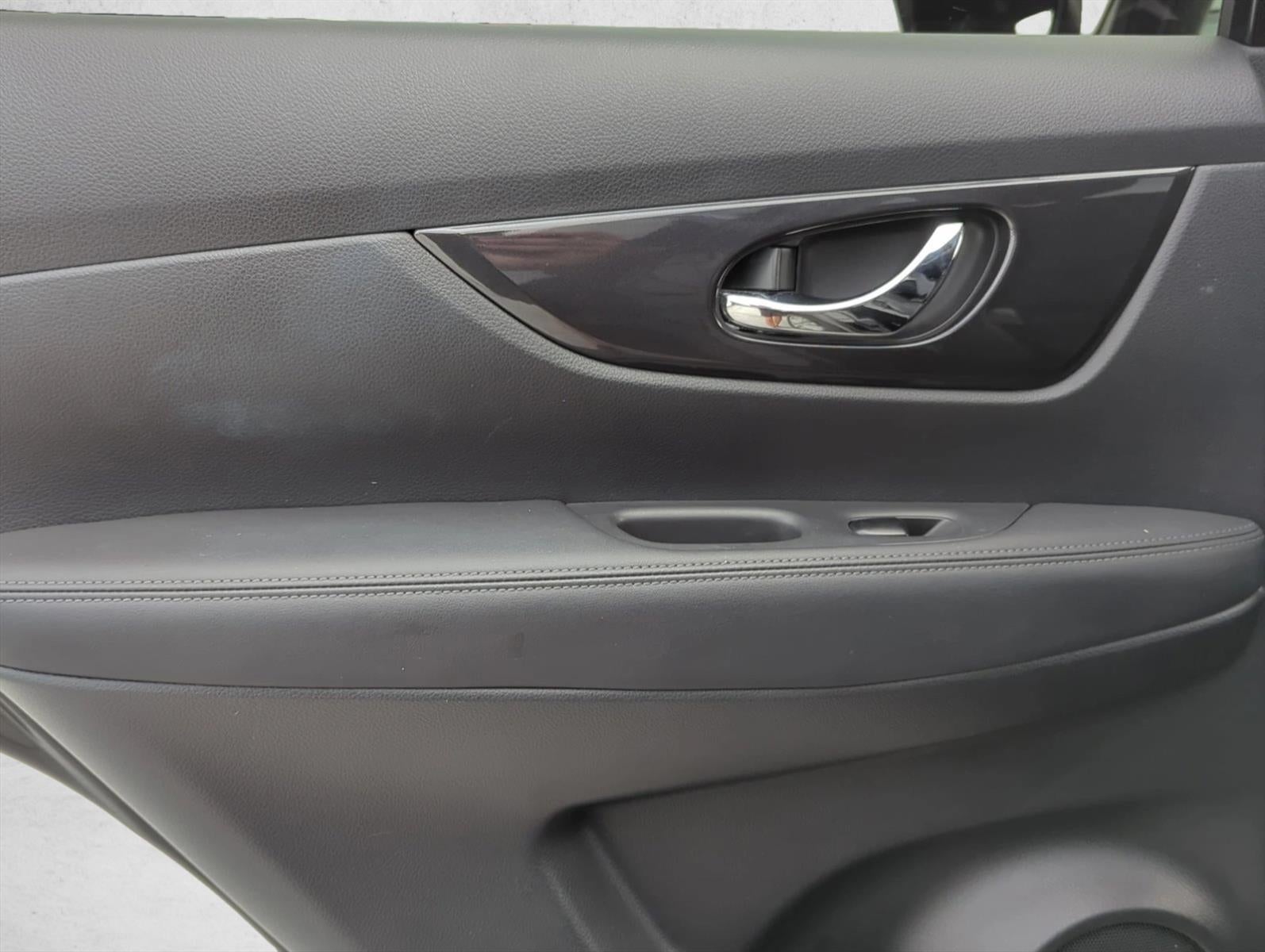 2019 Nissan Rogue FWD SV