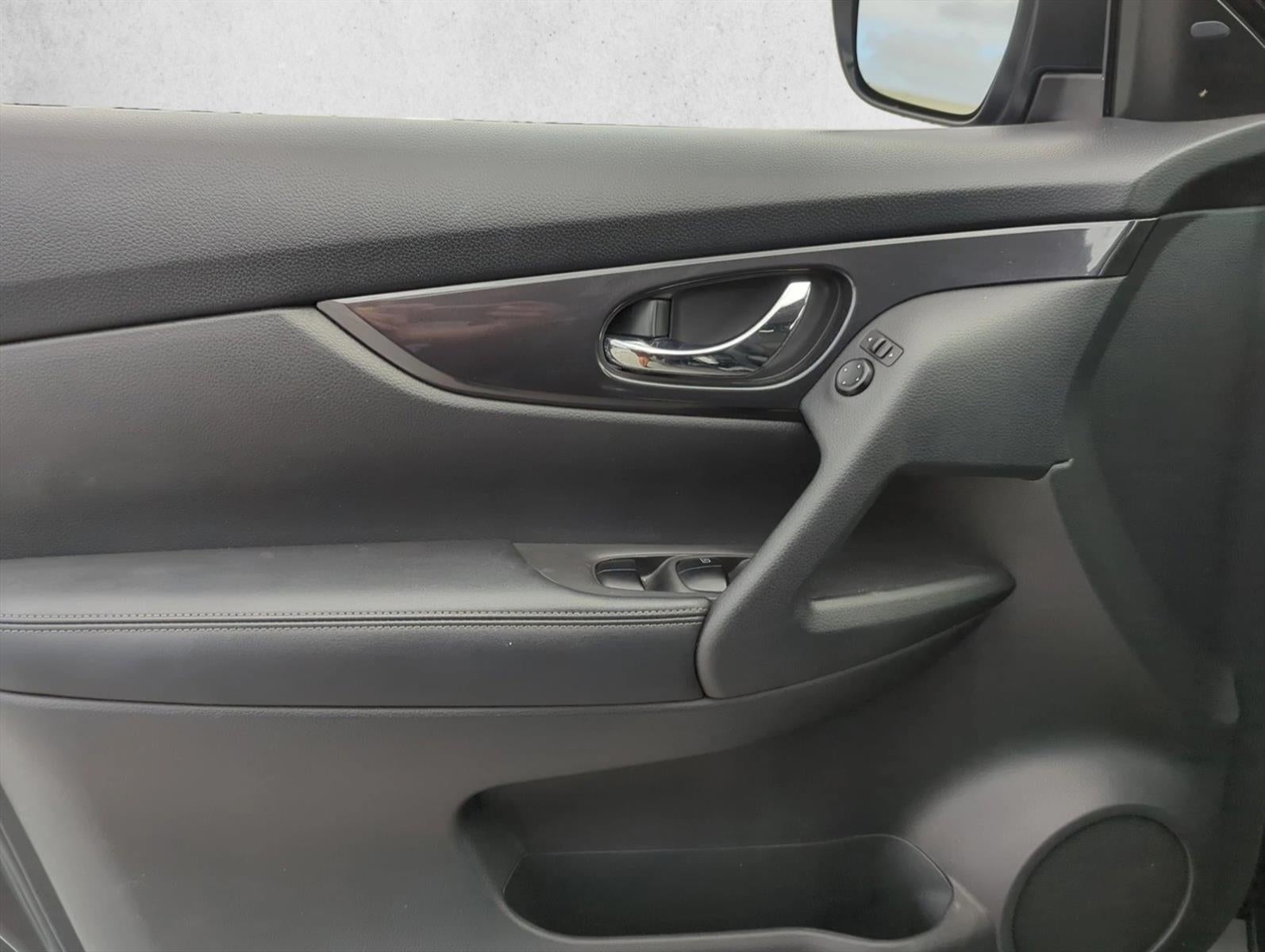 2019 Nissan Rogue FWD SV