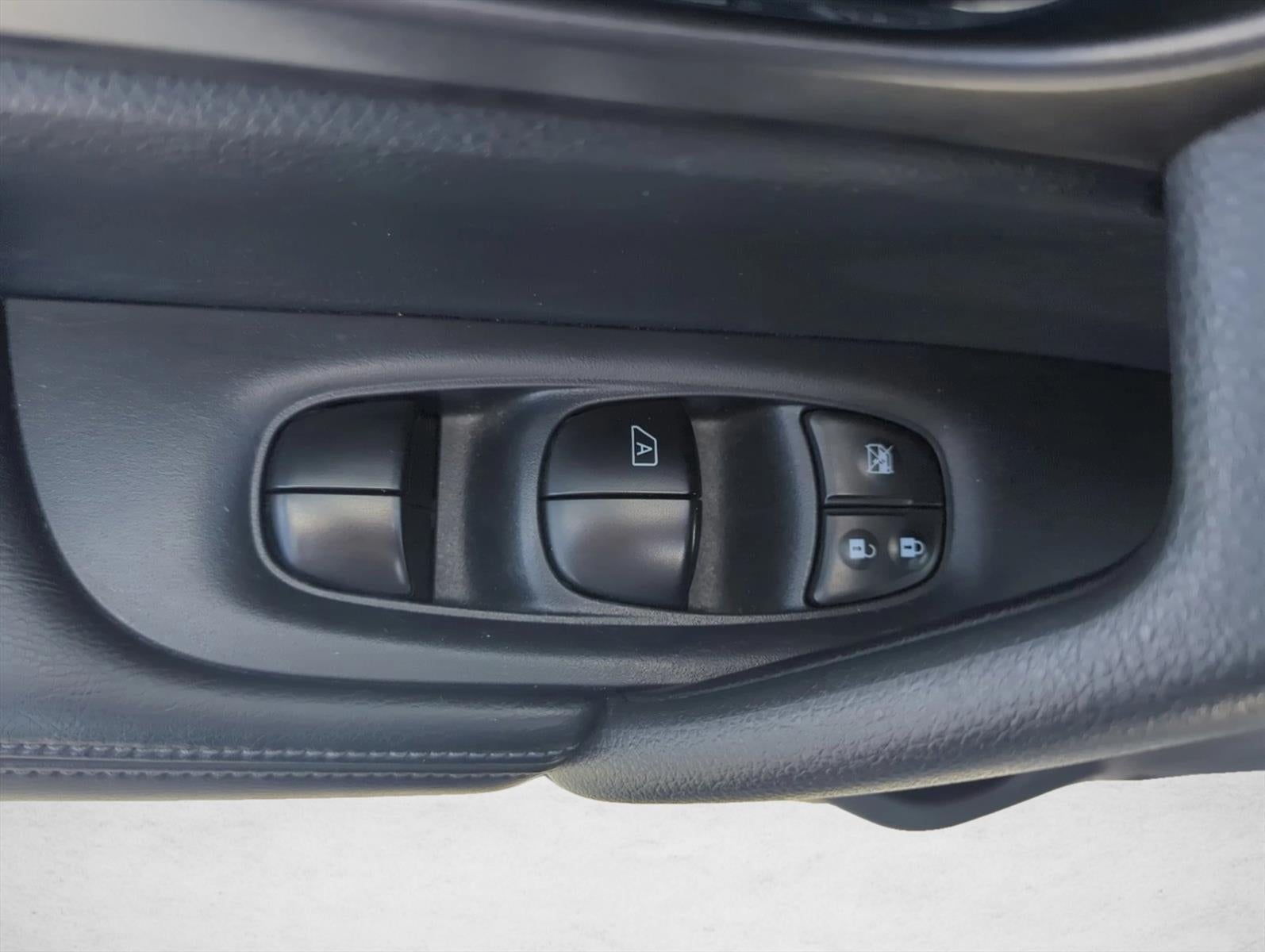 2015 Nissan Rogue AWD 4dr SV