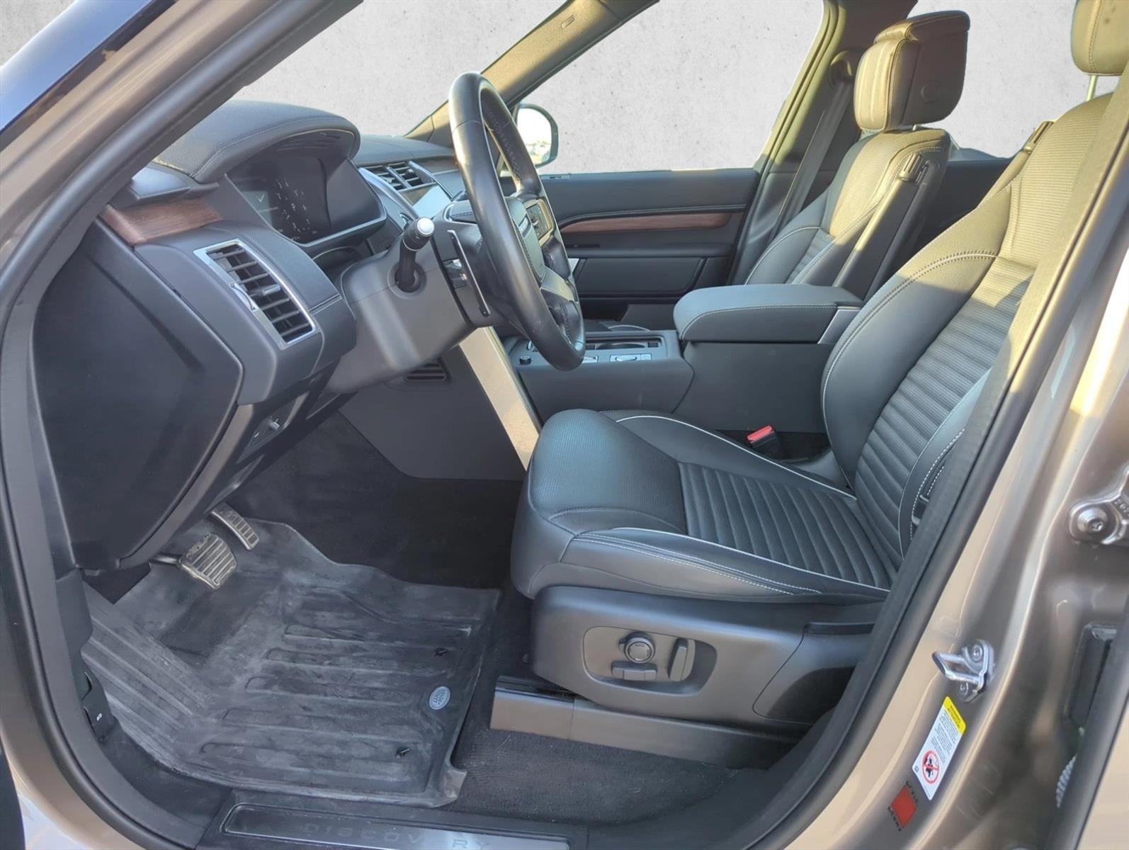 2024 Land Rover Discovery P360 Dynamic SE