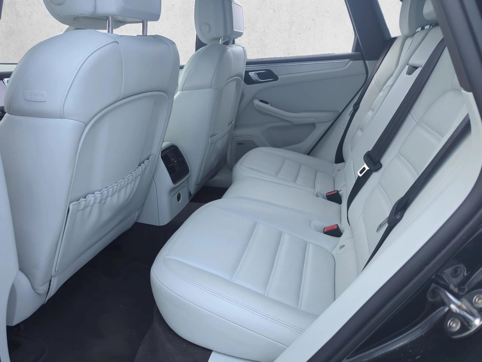 2020 Porsche Macan Turbo AWD