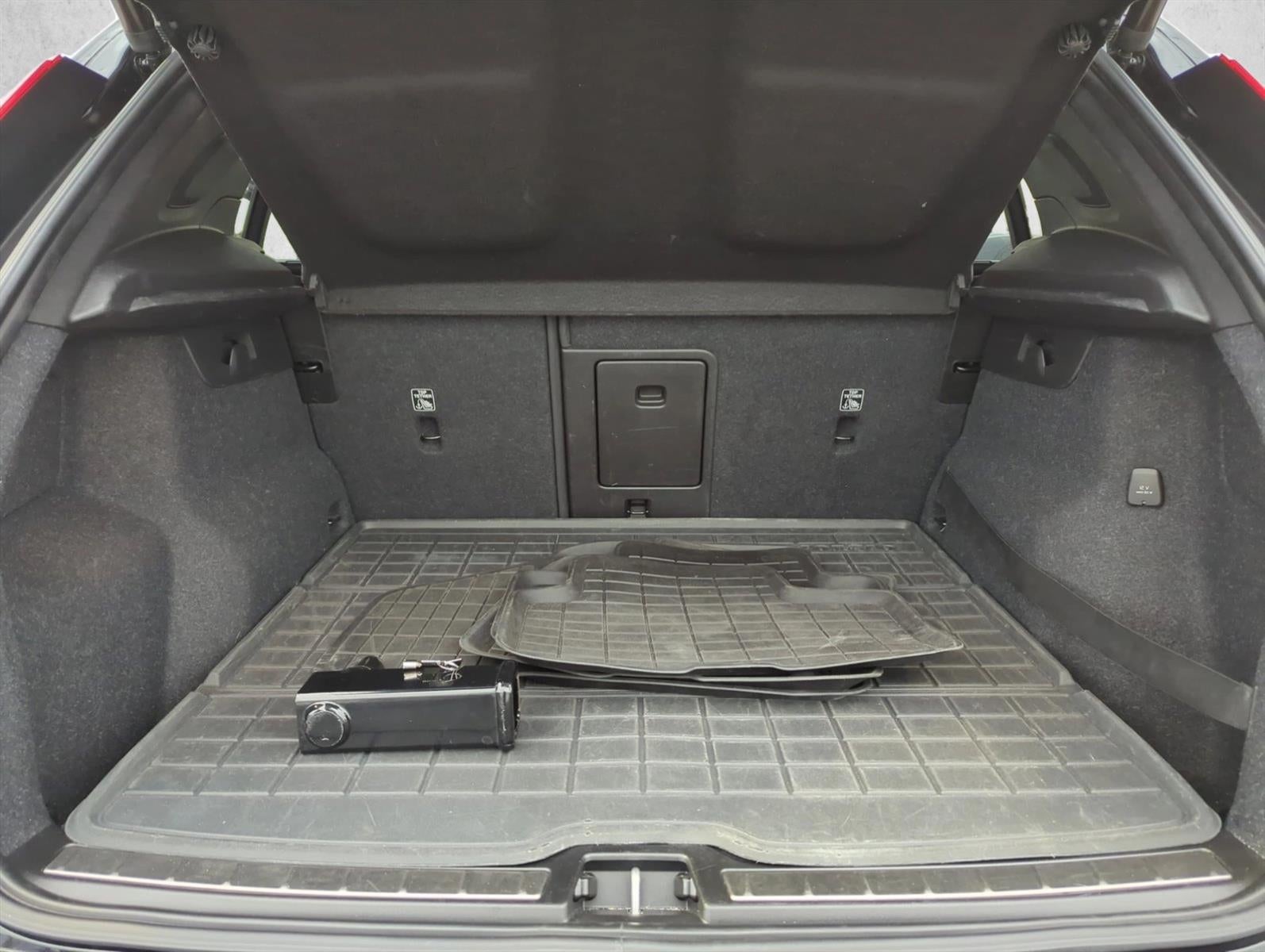 2020 Volvo XC40 T5 AWD Inscription