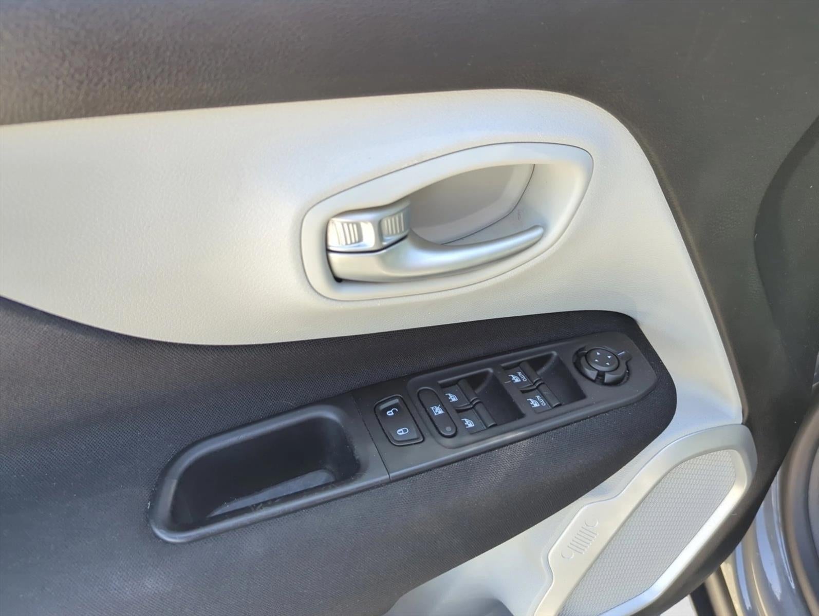 2020 Jeep Renegade Latitude FWD