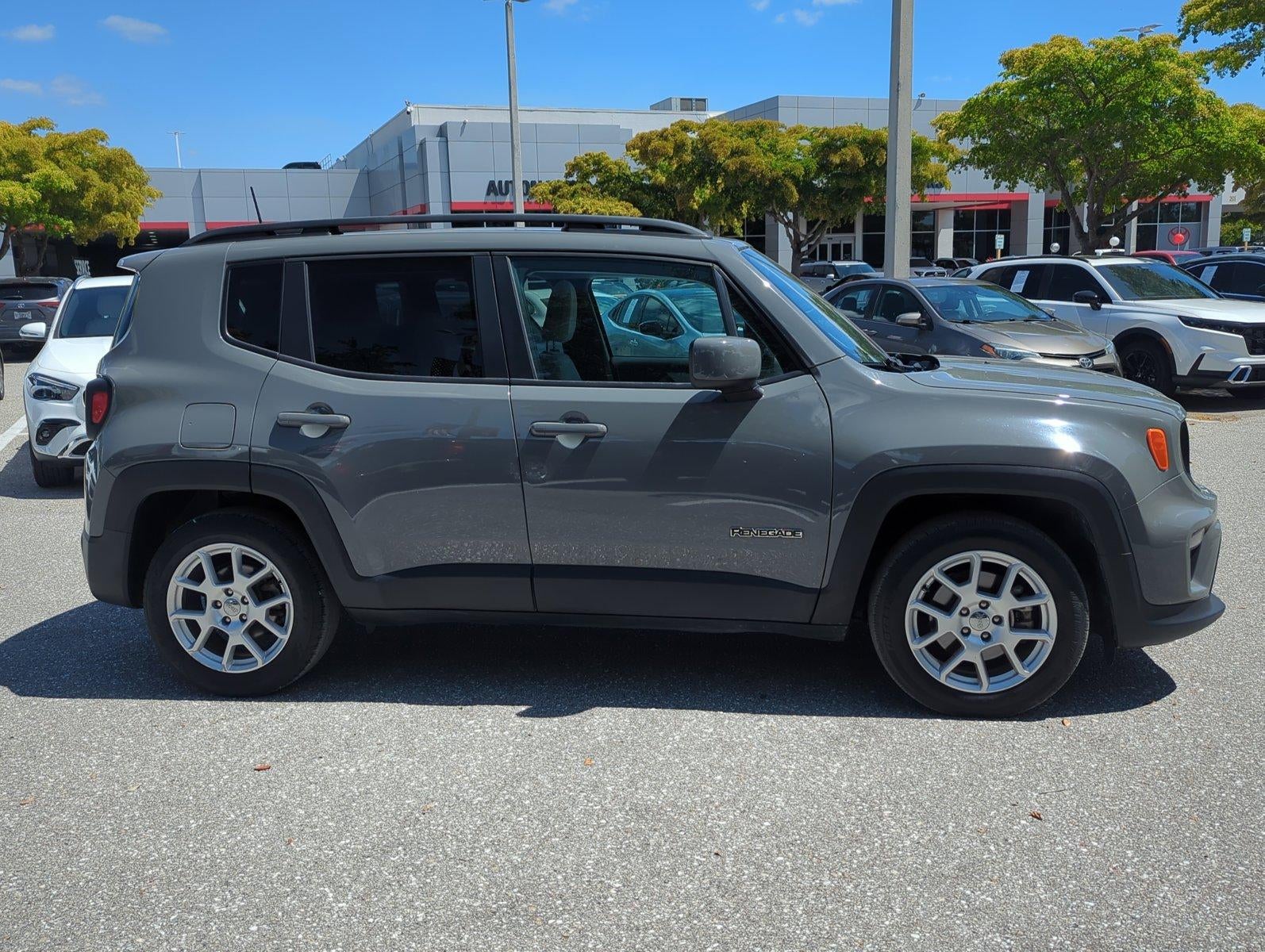 2020 Jeep Renegade Latitude FWD