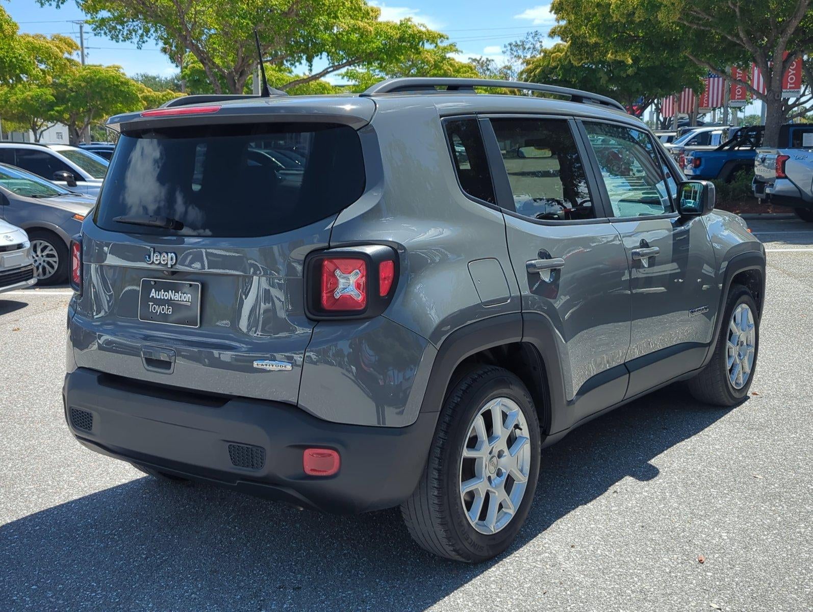 2020 Jeep Renegade Latitude FWD
