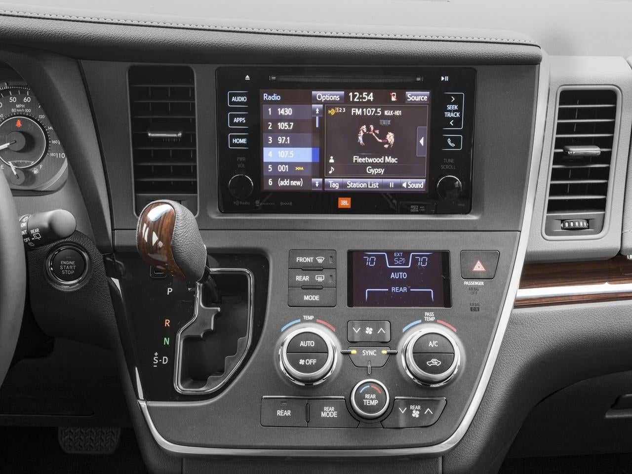 2017 Toyota Sienna XLE FWD 8-Passenger (Natl)