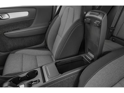 2024 Volvo XC40 B5 AWD Core Dark Theme