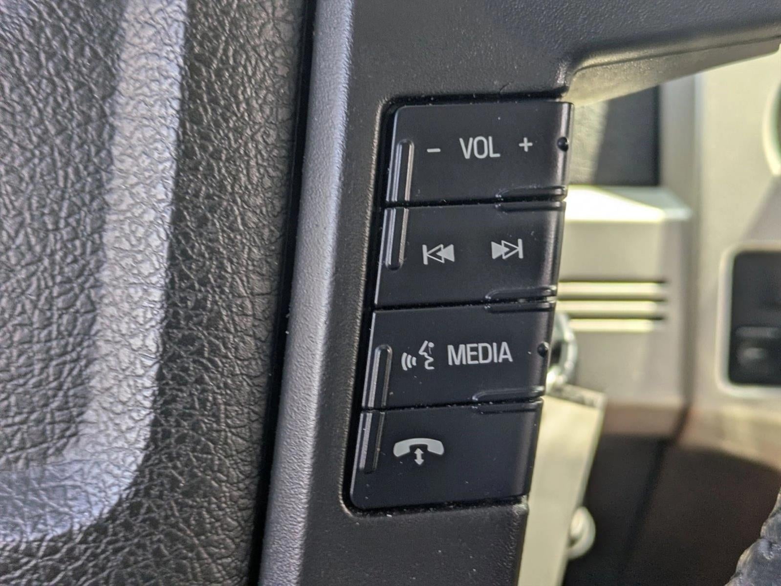 2014 Ford F-150 2WD SuperCrew 5-1/2 Ft Box Lariat
