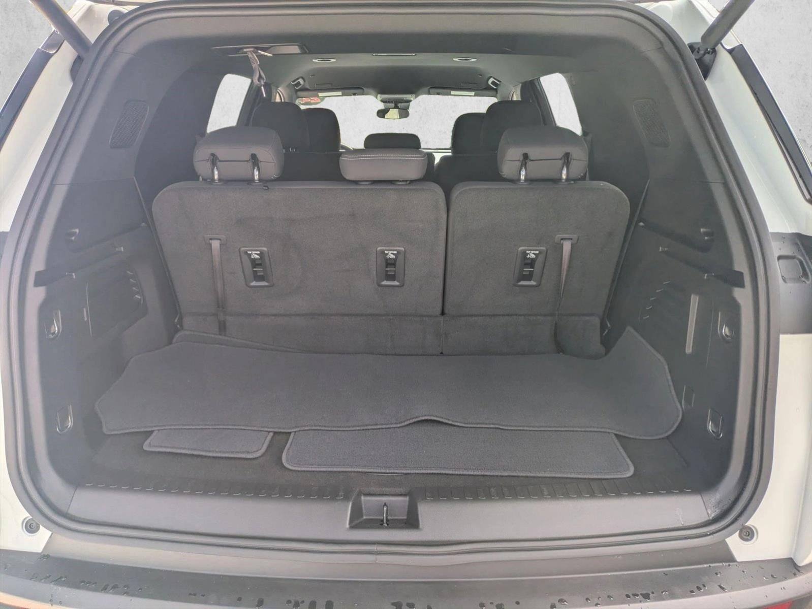 2024 Chevrolet Traverse LS w/1LS