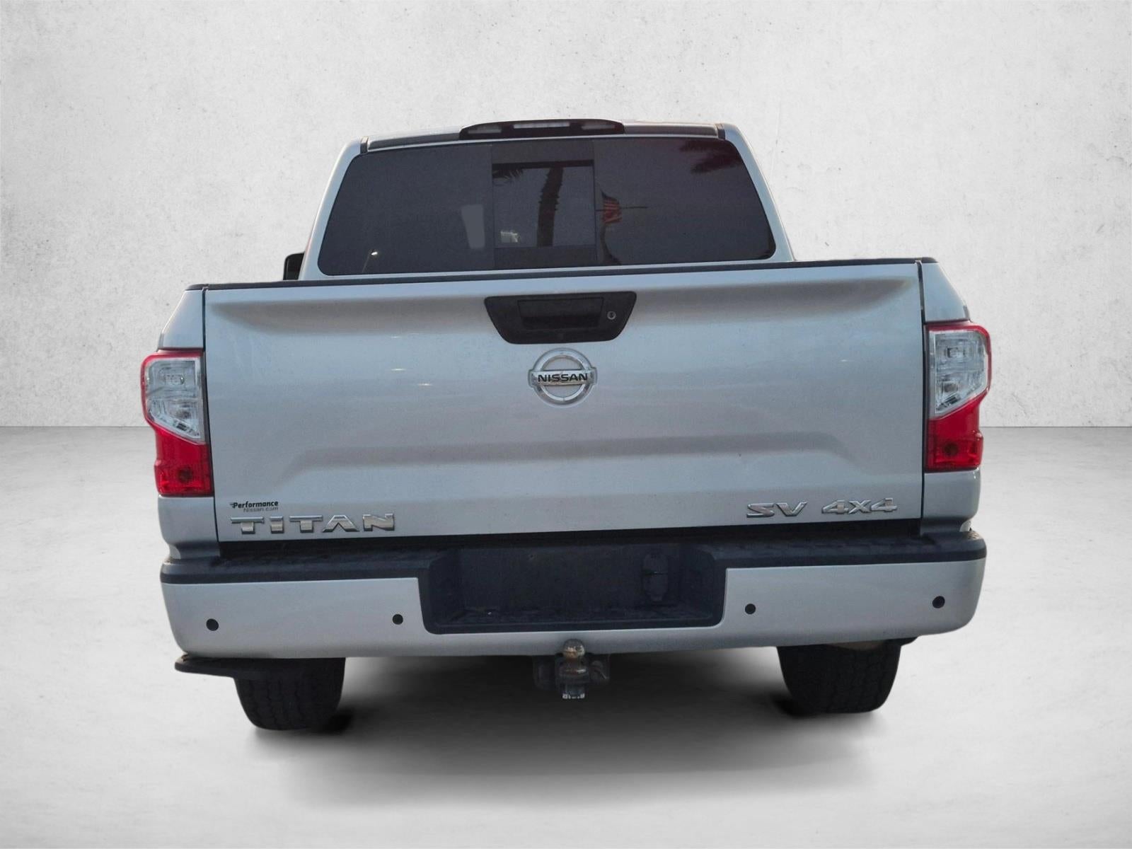 2020 Nissan Titan 4x4 Crew Cab SV