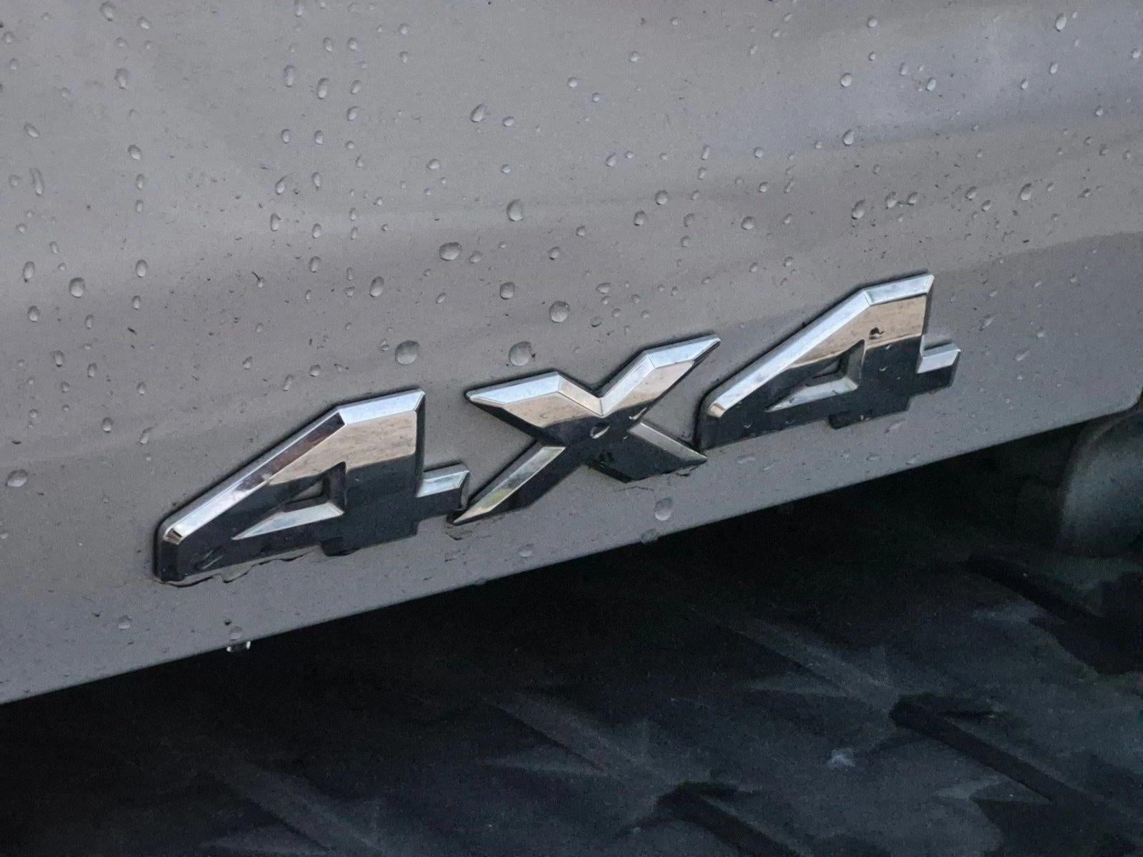 2020 Nissan Titan 4x4 Crew Cab SV