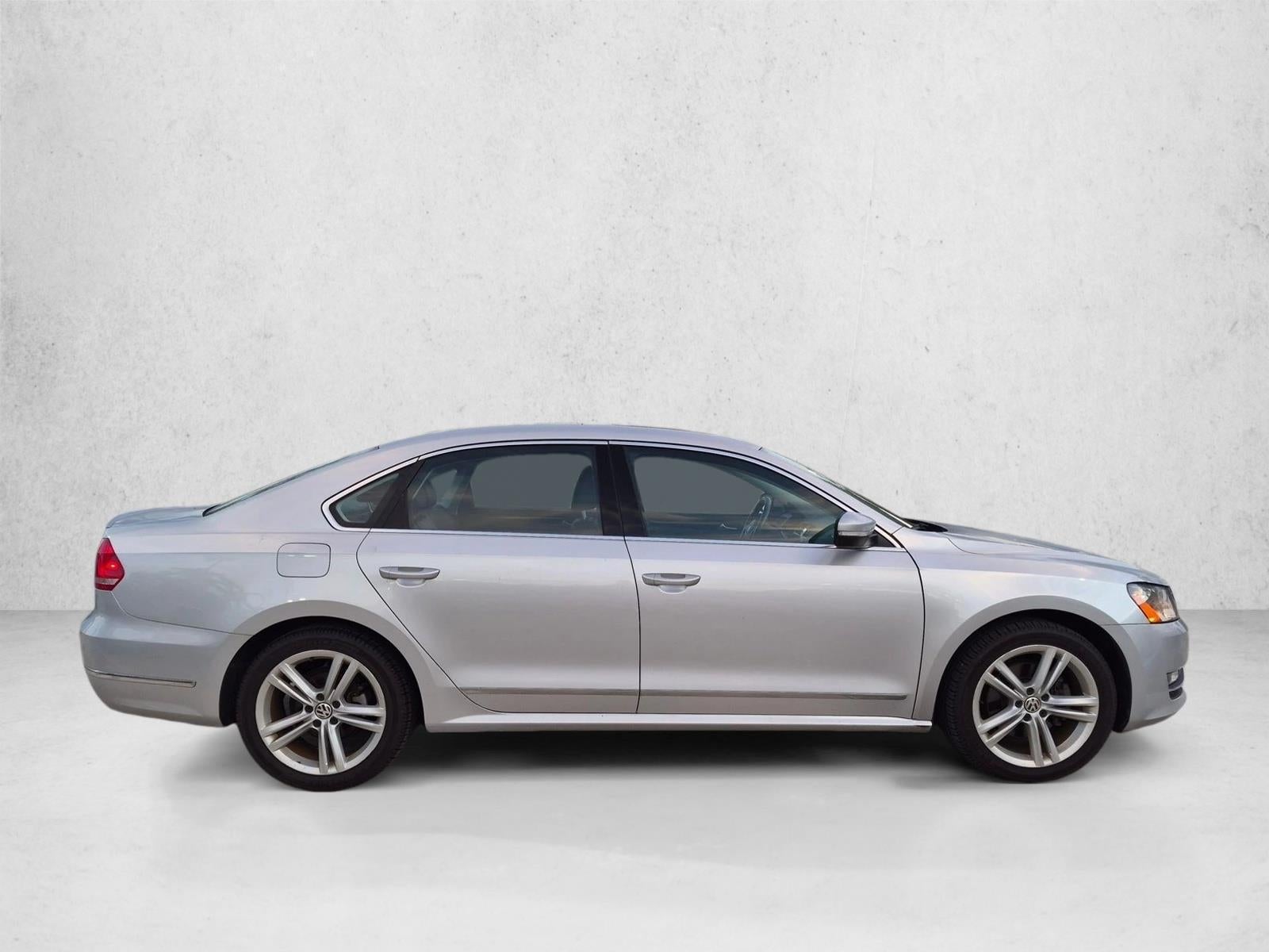 2015 Volkswagen Passat 4dr Sdn 1.8T Auto SEL Premium