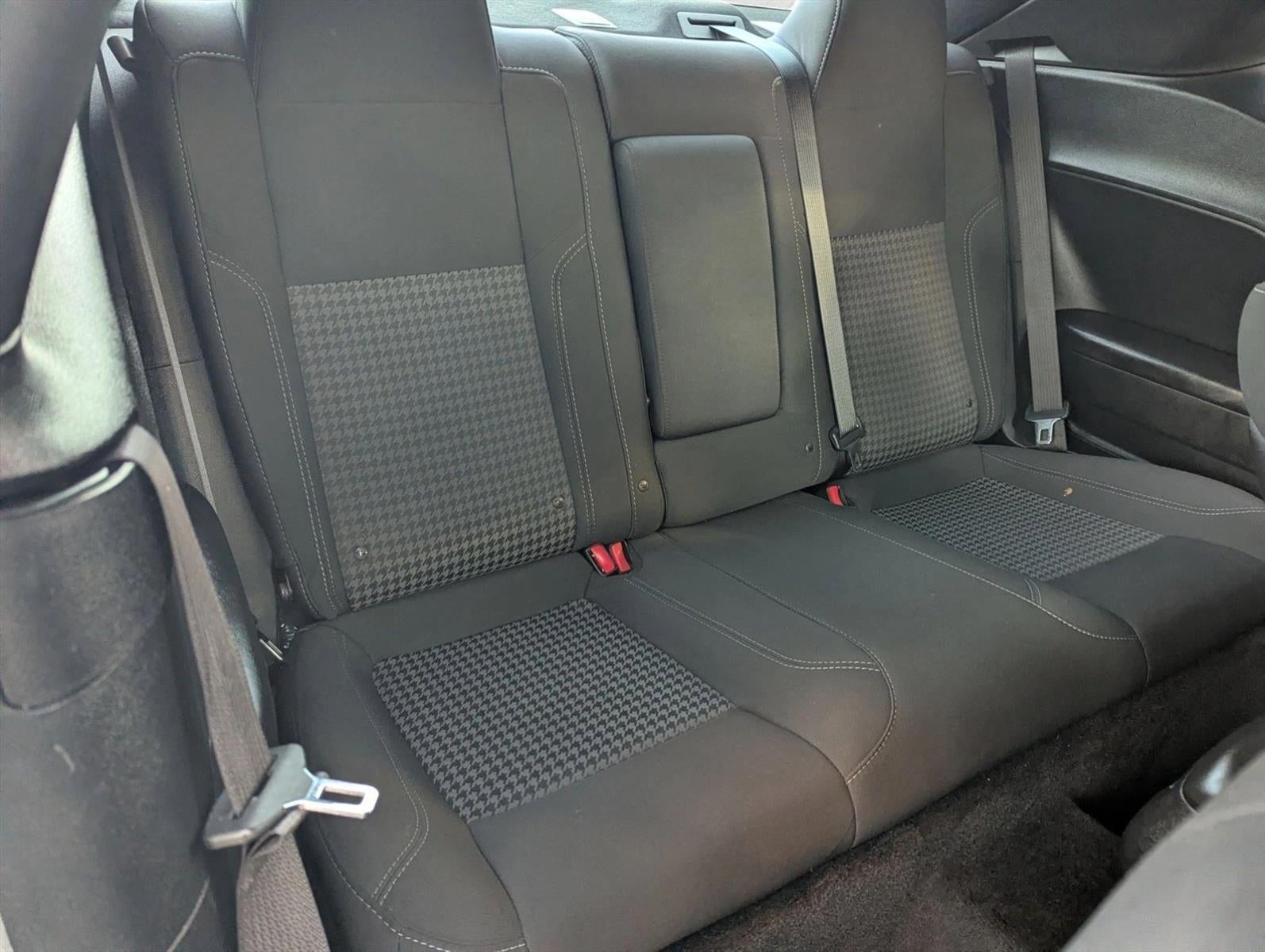 2016 Dodge Challenger 2dr Cpe SXT