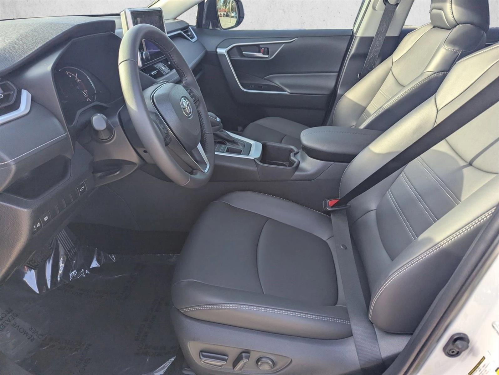 2025 Toyota RAV4 XLE Premium AWD (Natl)