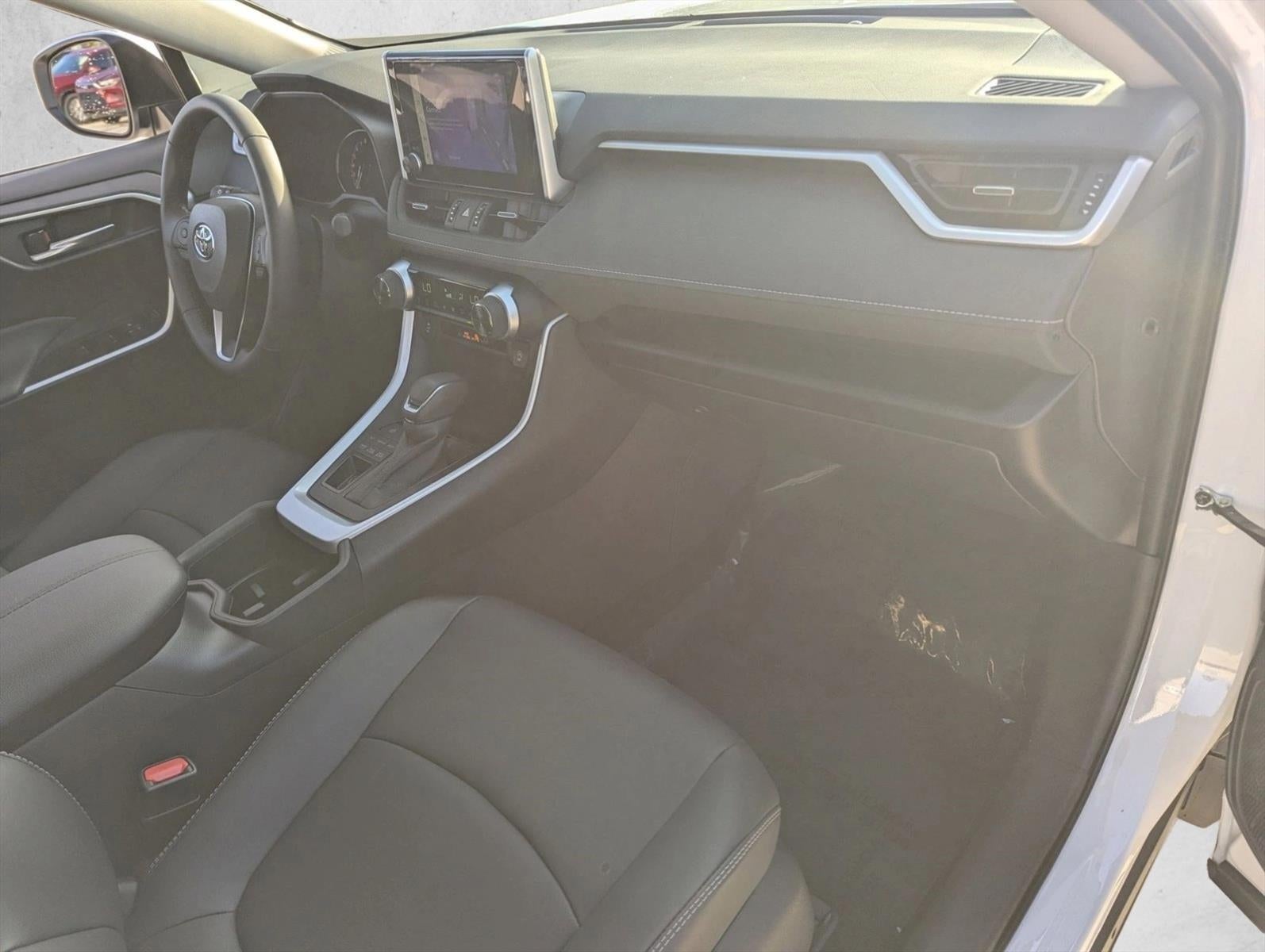 2025 Toyota RAV4 XLE Premium AWD (Natl)