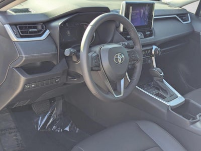 2025 Toyota RAV4 XLE Premium AWD (Natl)