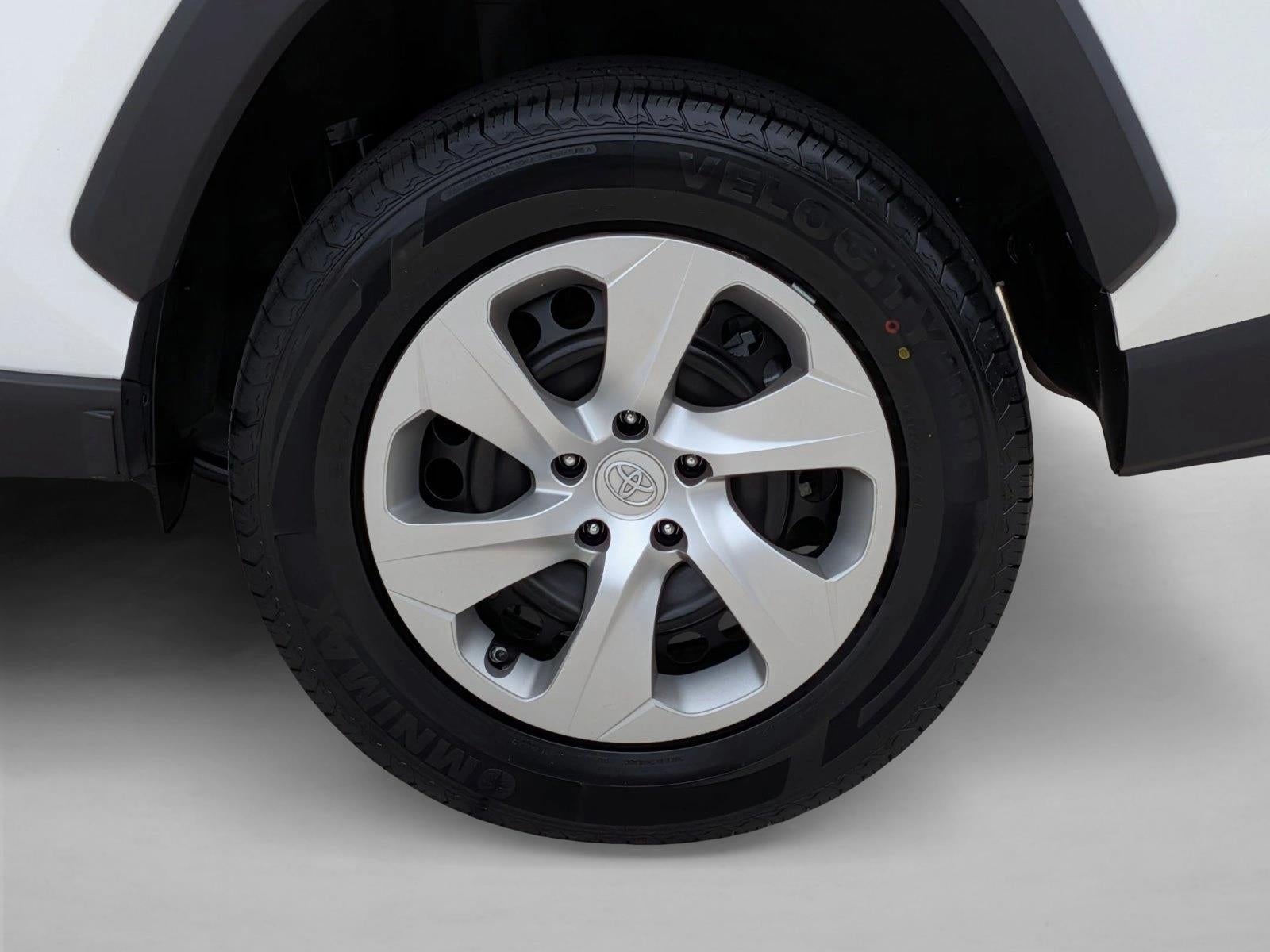 2022 Toyota RAV4 LE FWD (GS)