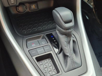 2024 Toyota RAV4 LE FWD (GS)