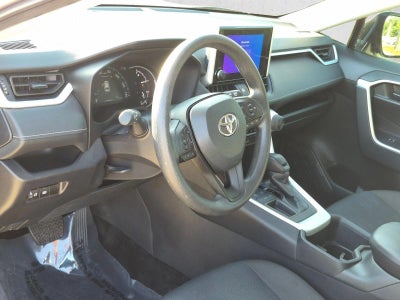 2024 Toyota RAV4 LE FWD (GS)