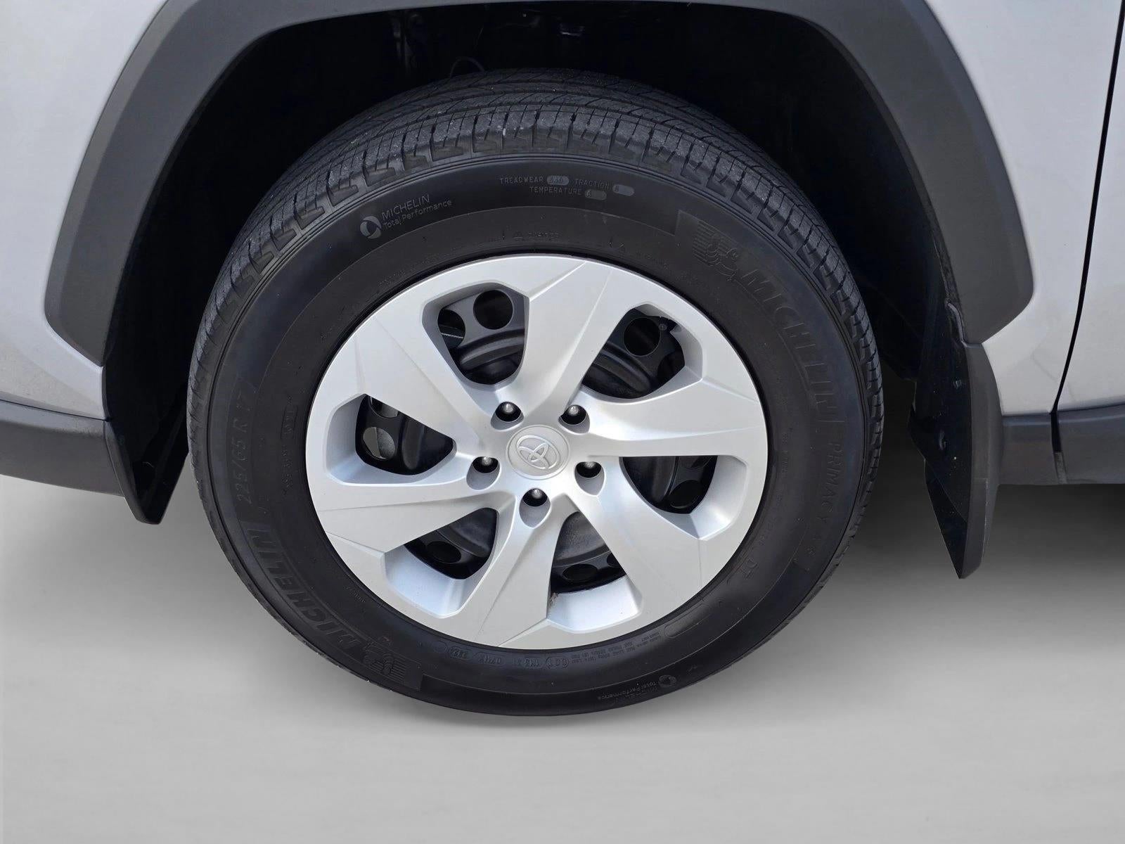 2024 Toyota RAV4 LE FWD (GS)