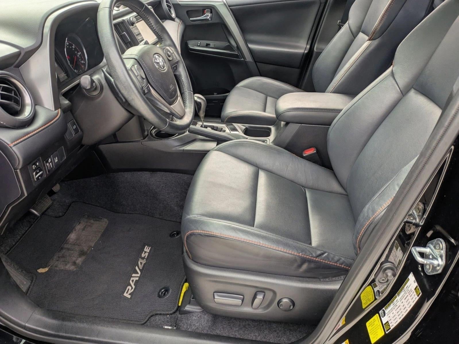 2017 Toyota RAV4 SE FWD (Natl)