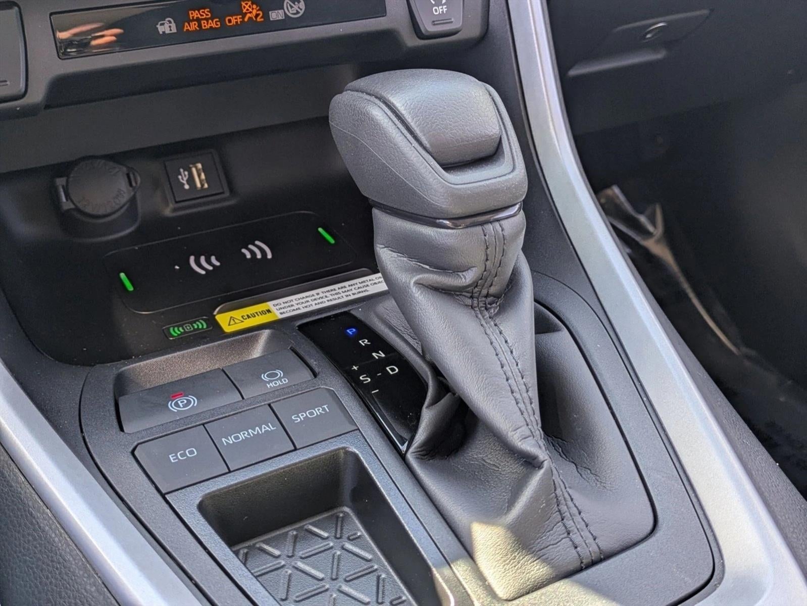 2025 Toyota RAV4 XLE FWD (GS)