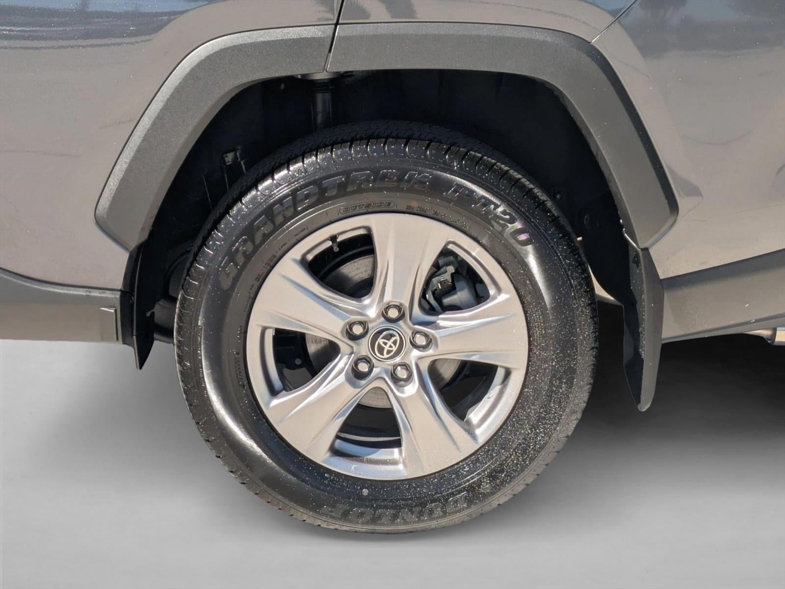 2025 Toyota RAV4 XLE FWD (GS)