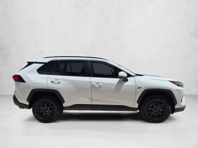 2022 Toyota RAV4 XLE FWD (GS)
