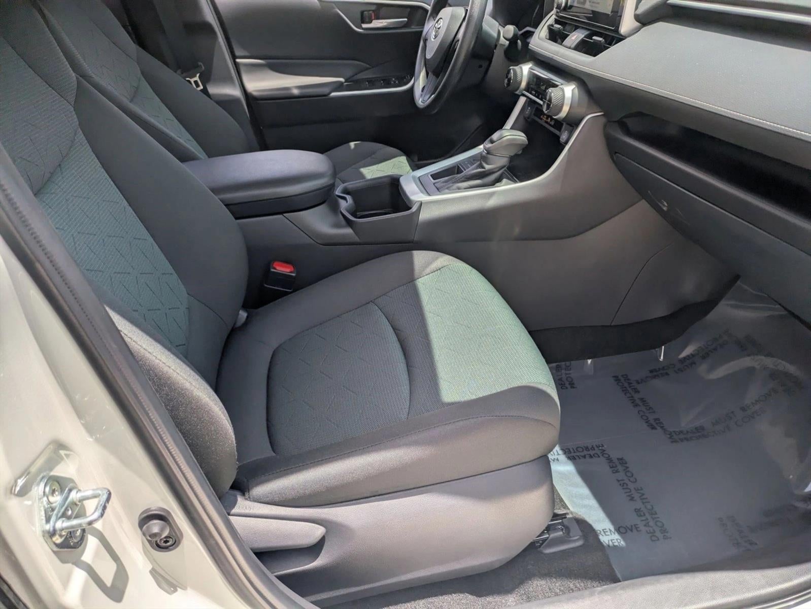 2025 Toyota RAV4 XLE FWD (GS)