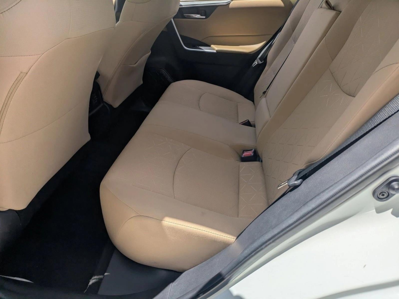 2021 Toyota RAV4 XLE FWD (GS)