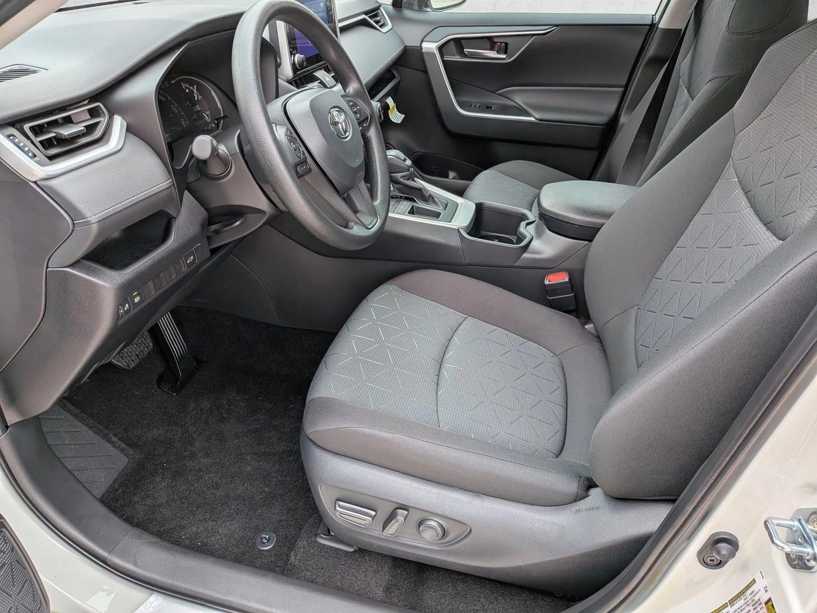 2025 Toyota RAV4 XLE FWD (GS)