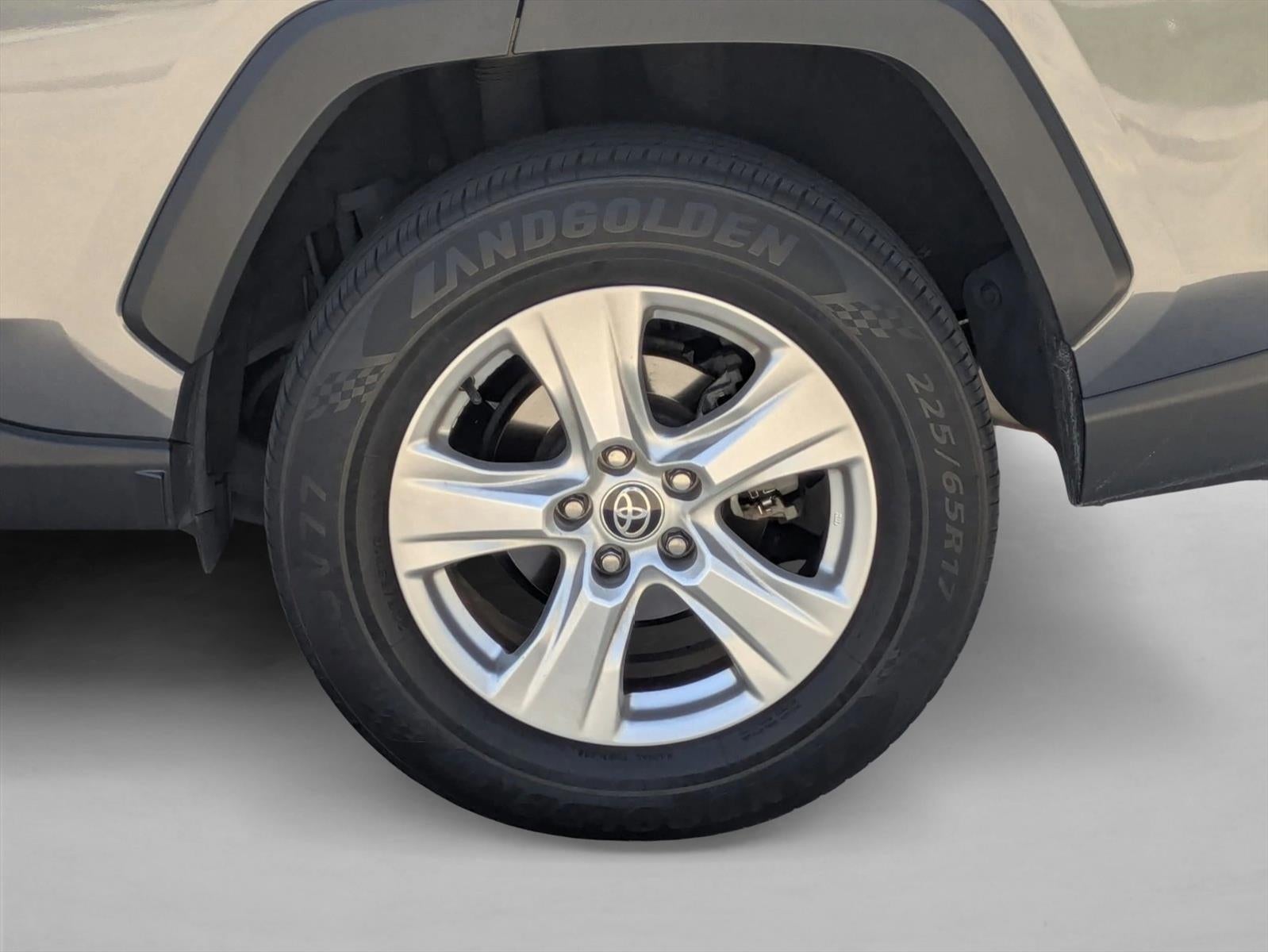 2021 Toyota RAV4 XLE FWD (GS)