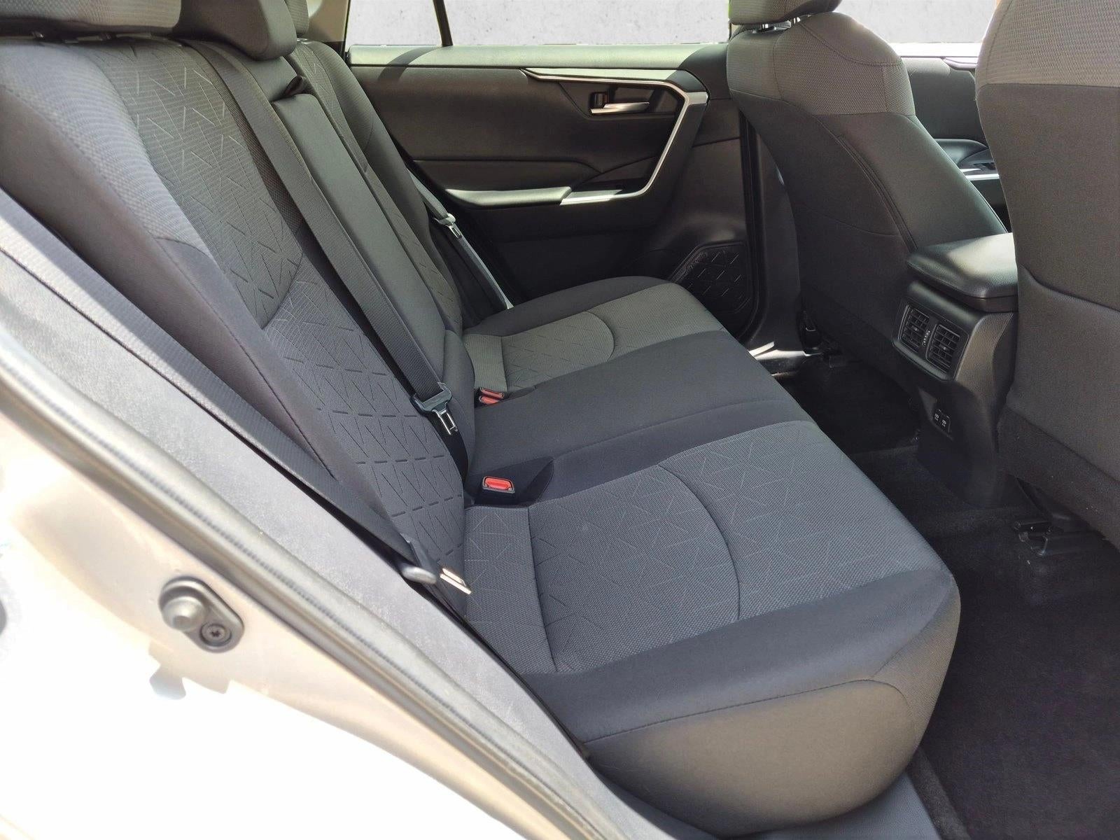 2020 Toyota RAV4 XLE FWD (GS)