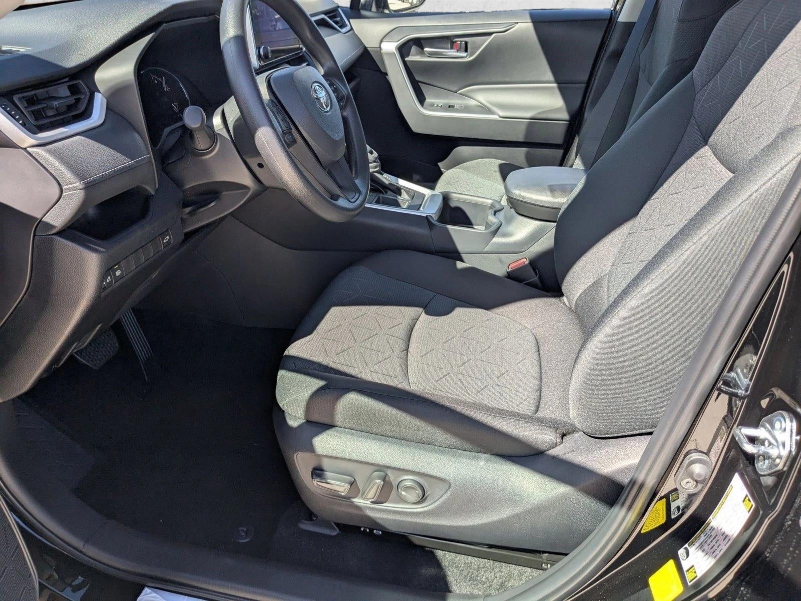 2025 Toyota RAV4 XLE FWD (GS)