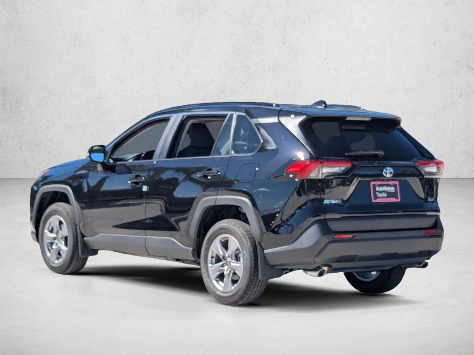 2025 Toyota RAV4 XLE FWD (GS)