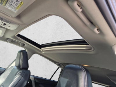 2017 Toyota RAV4 Platinum FWD (Natl)