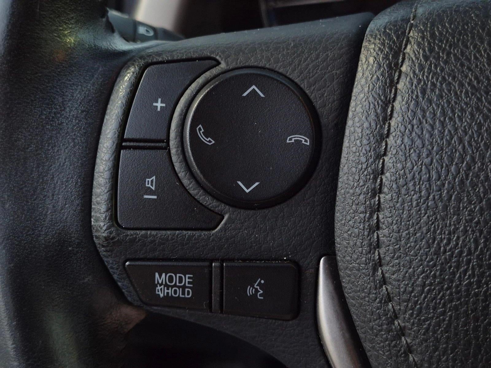 2017 Toyota RAV4 Platinum FWD (Natl)