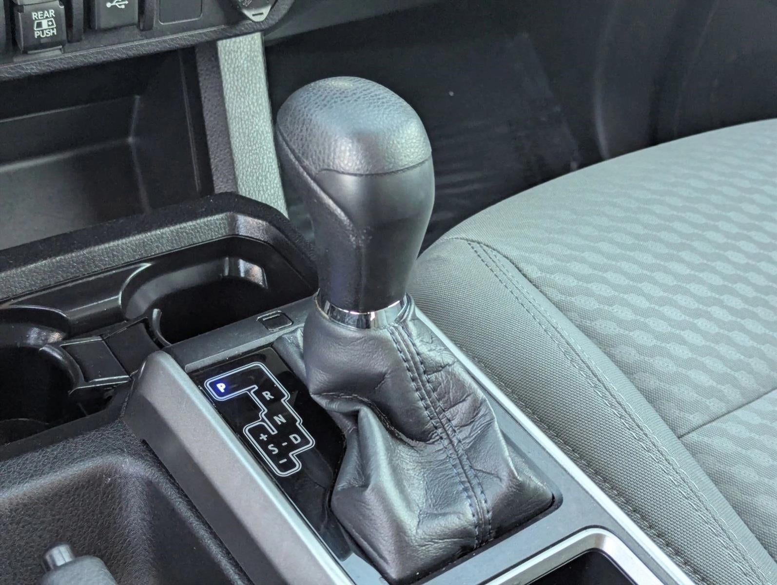 2021 Toyota Tacoma 2WD 2WD SR5 Double Cab 5' Bed V6 AT (GS)