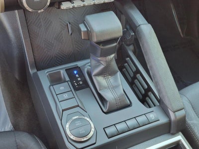 2025 Toyota Tacoma 2WD 2WD SR5 Double Cab 5' Bed AT (SE)