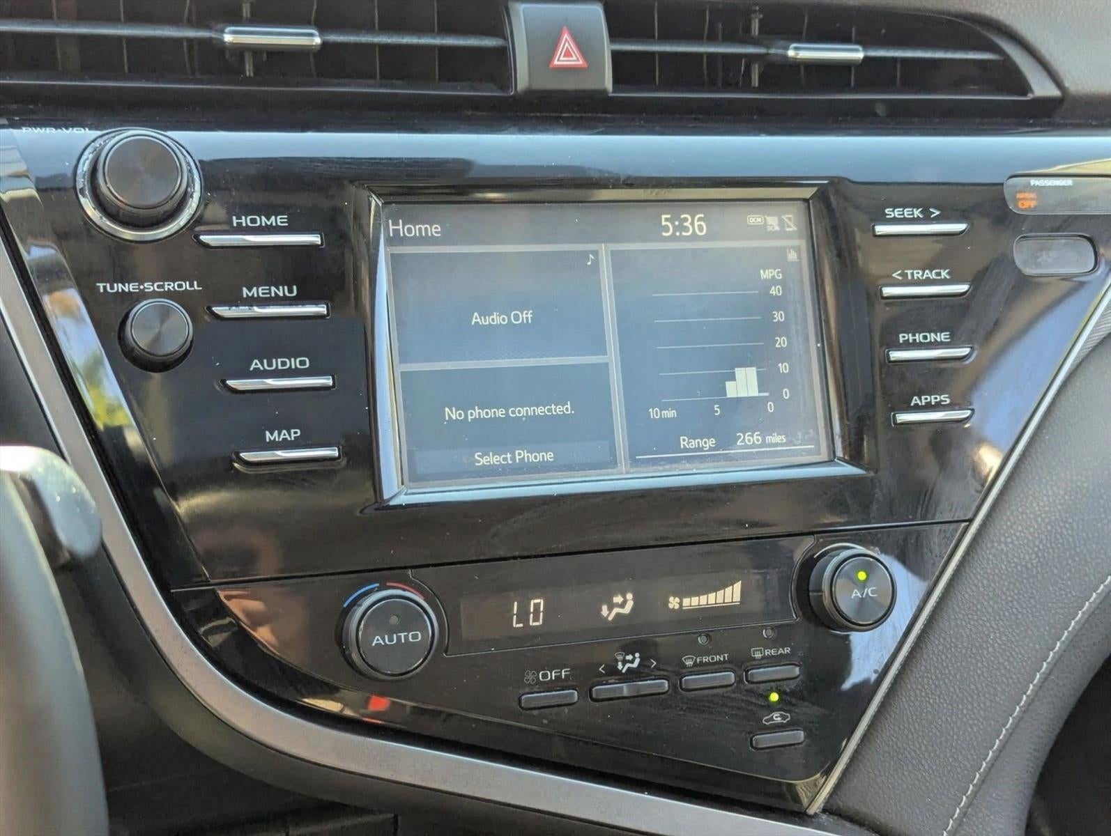 2019 Toyota Camry SE Auto (SE)