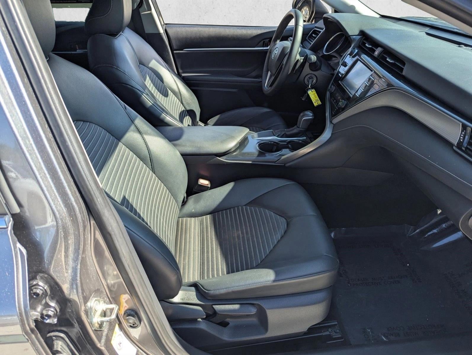2019 Toyota Camry SE Auto (SE)