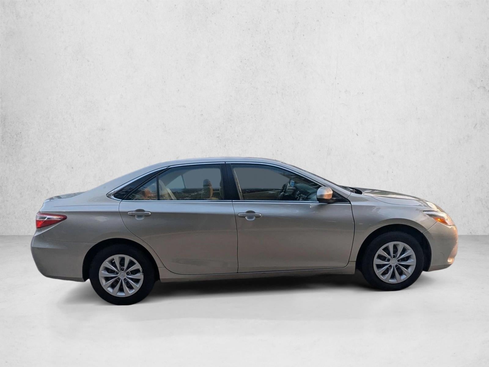 2017 Toyota Camry LE Auto (SE)
