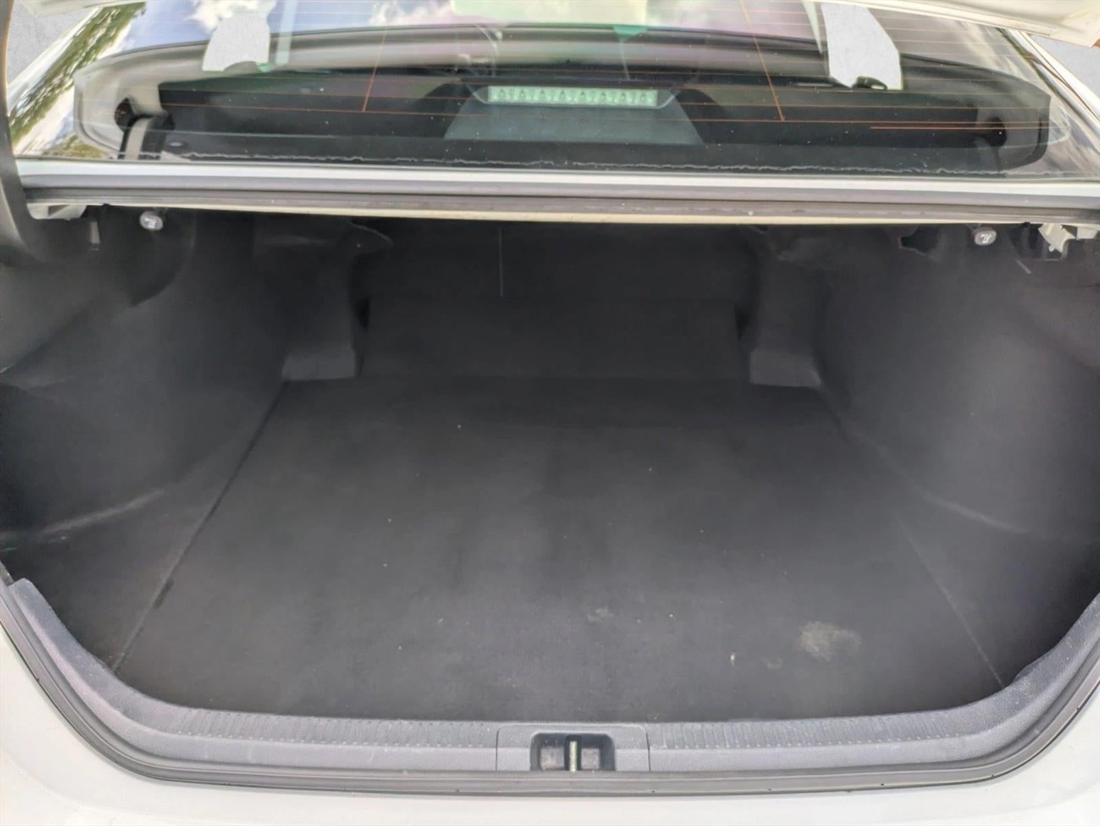 2020 Toyota Camry LE Auto (SE)