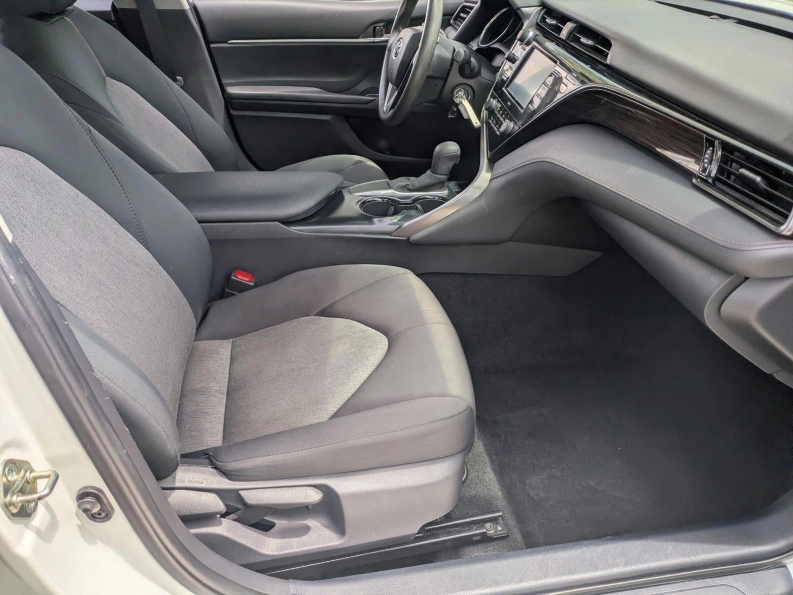 2020 Toyota Camry LE Auto (SE)
