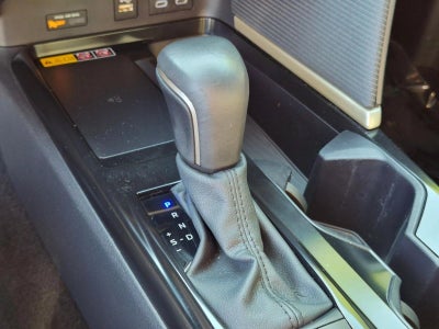 2025 Toyota Camry SE (SE)