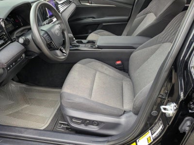 2025 Toyota Camry LE (SE)