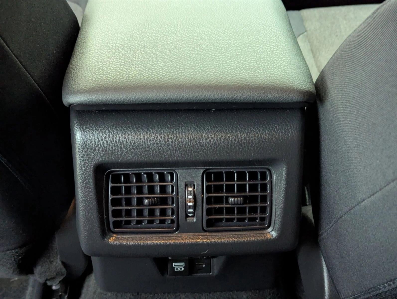 2025 Toyota Camry LE (SE)