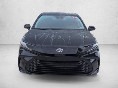 2025 Toyota Camry LE (SE)